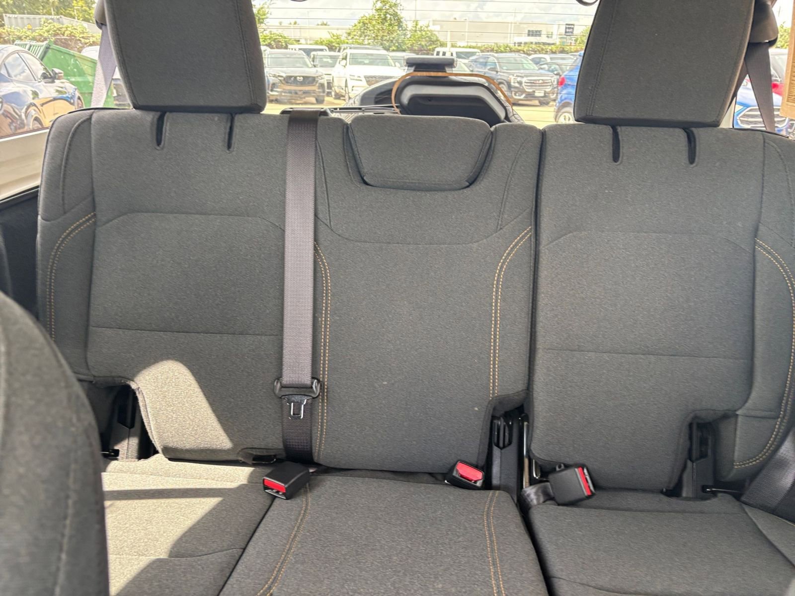 Used 2025 Jeep Wrangler Sahara image 37