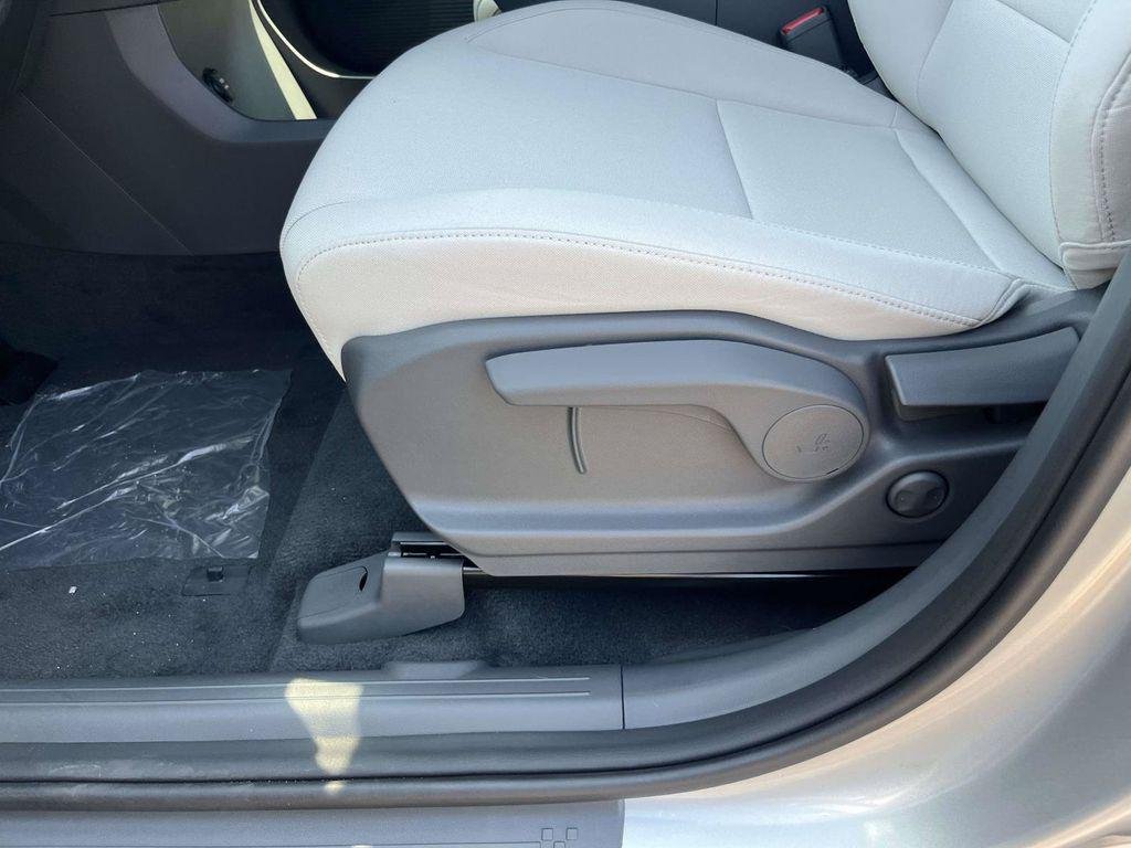 New 2027 Hyundai Santa Fe SE FWD image 40