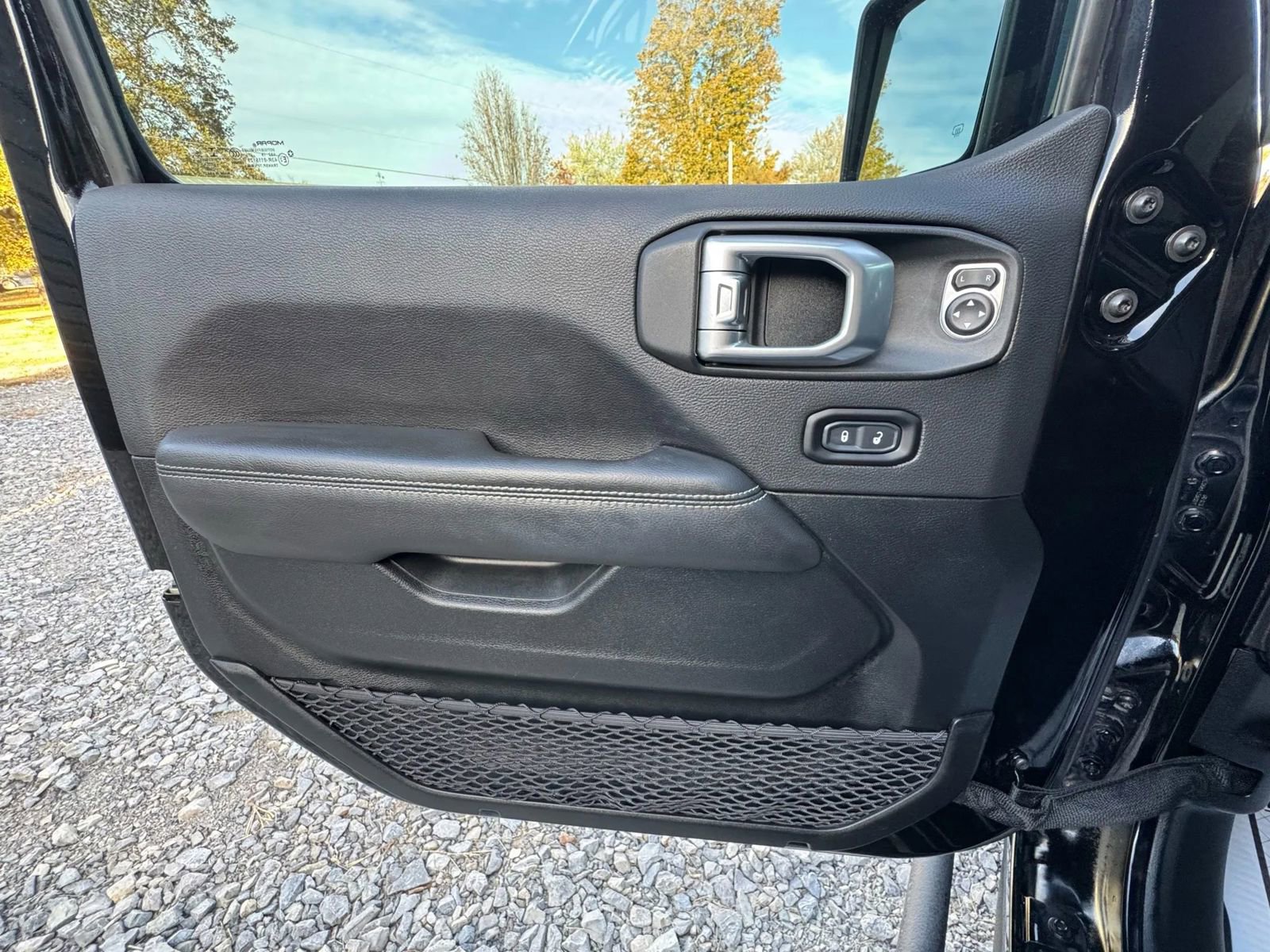 Used 2020 Jeep Wrangler Unlimited Sahara AWD/4WD image 24