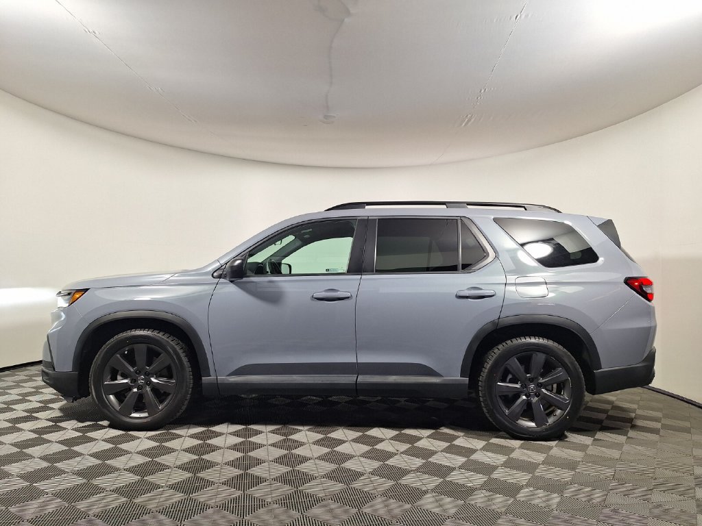 Used 2024 Honda Pilot Sport image 8