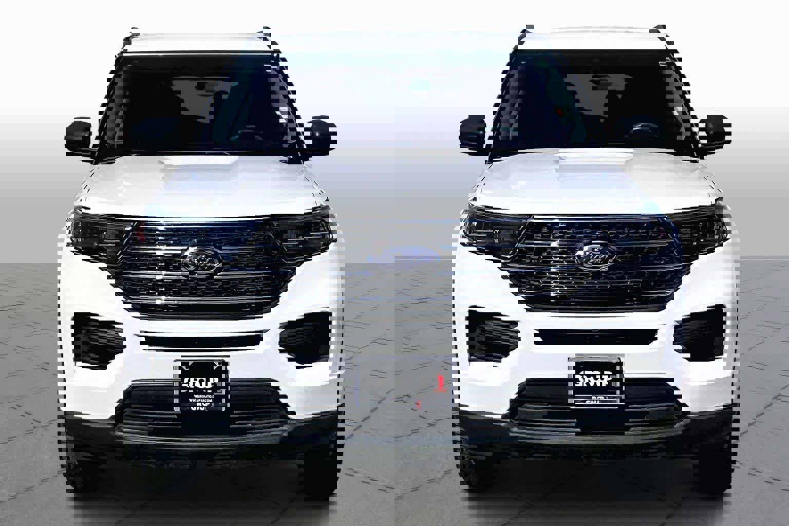 Used 2023 Ford Explorer XLT image 4