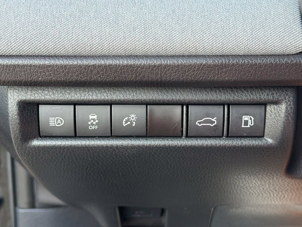 Used 2025 Toyota Camry LE FWD image 33