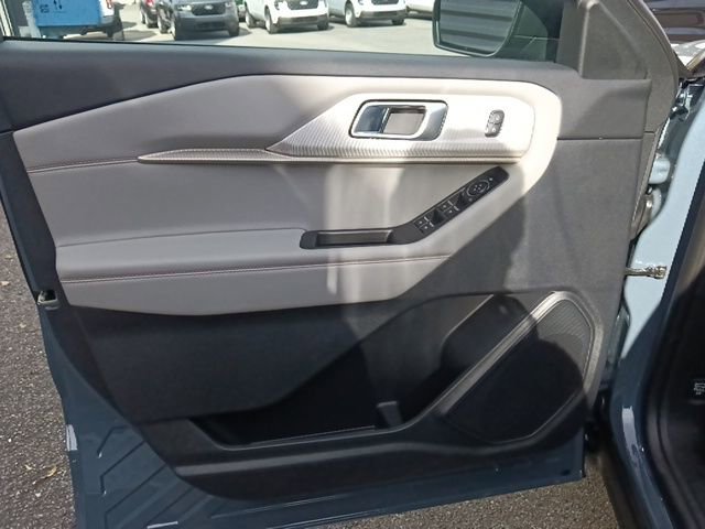 New 2026 Ford Explorer Active w/ Active Comfort Package image 11