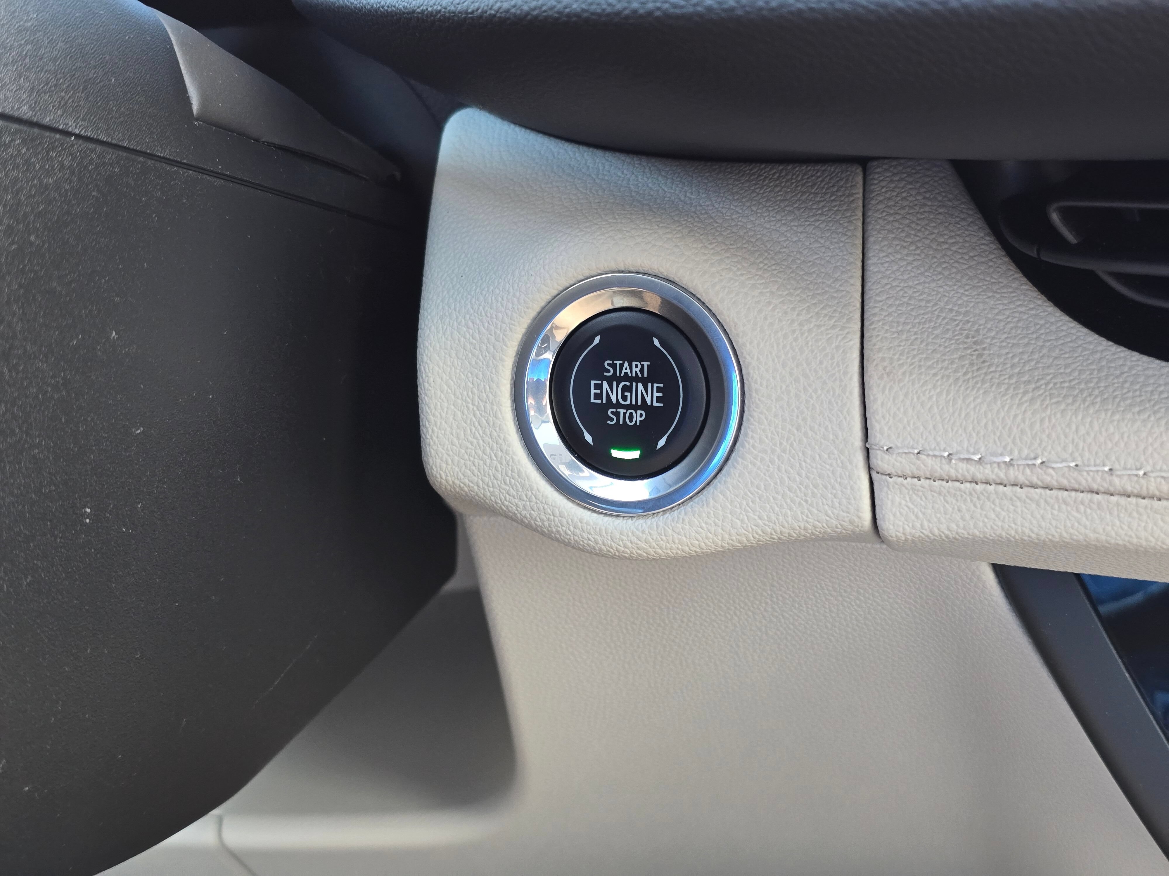 Used 2022 Buick Envision Essence w/ Technology Package I AWD/4WD image 33