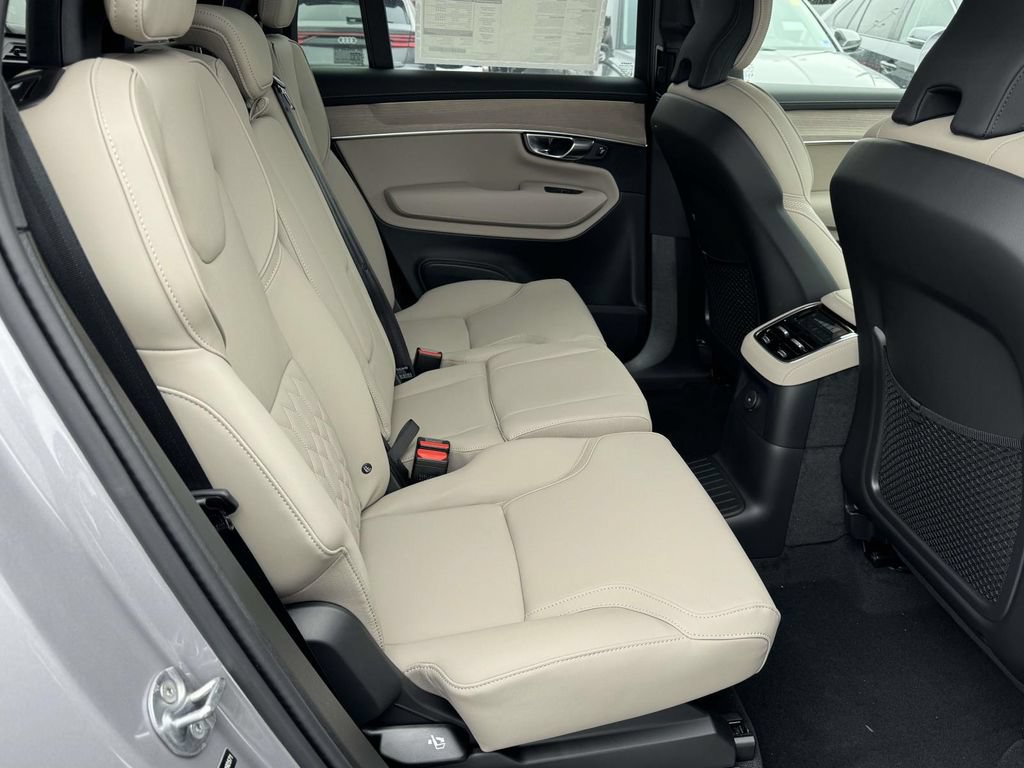 New 2026 Volvo XC90 T8 Plus w/ Protection Package Premier AWD/4WD image 13
