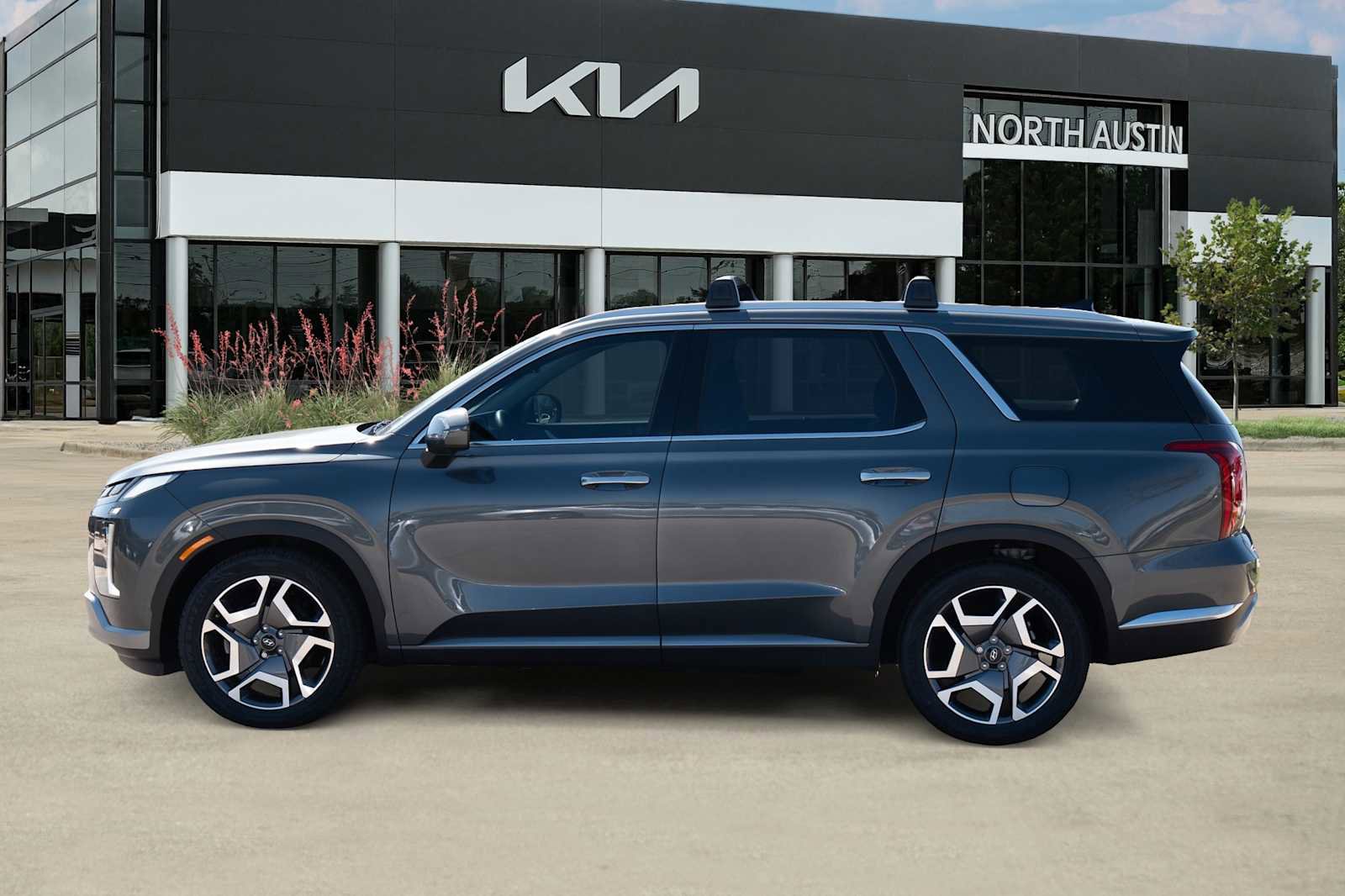 Used 2023 Hyundai Palisade Limited image 4