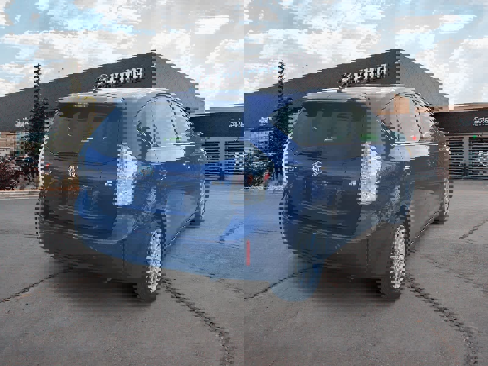 Used 2014 Toyota Prius V Five image 5