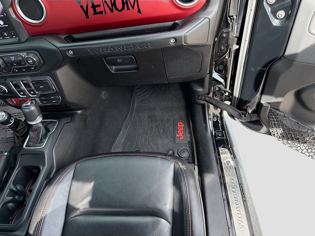 Used 2018 Jeep Wrangler Rubicon AWD/4WD image 16