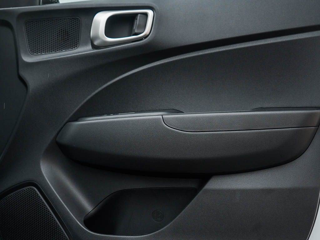 New 2026 Hyundai Venue SEL FWD image 9
