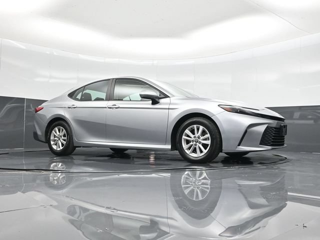 Used 2025 Toyota Camry LE FWD image 51