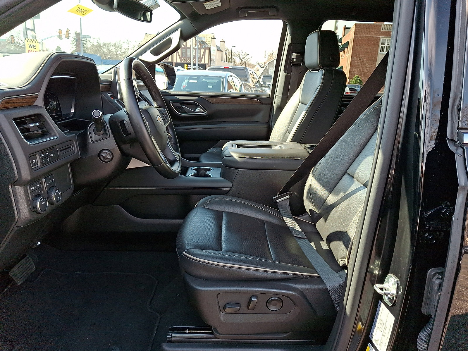 Certified 2024 Chevrolet Suburban Premier AWD/4WD image 16