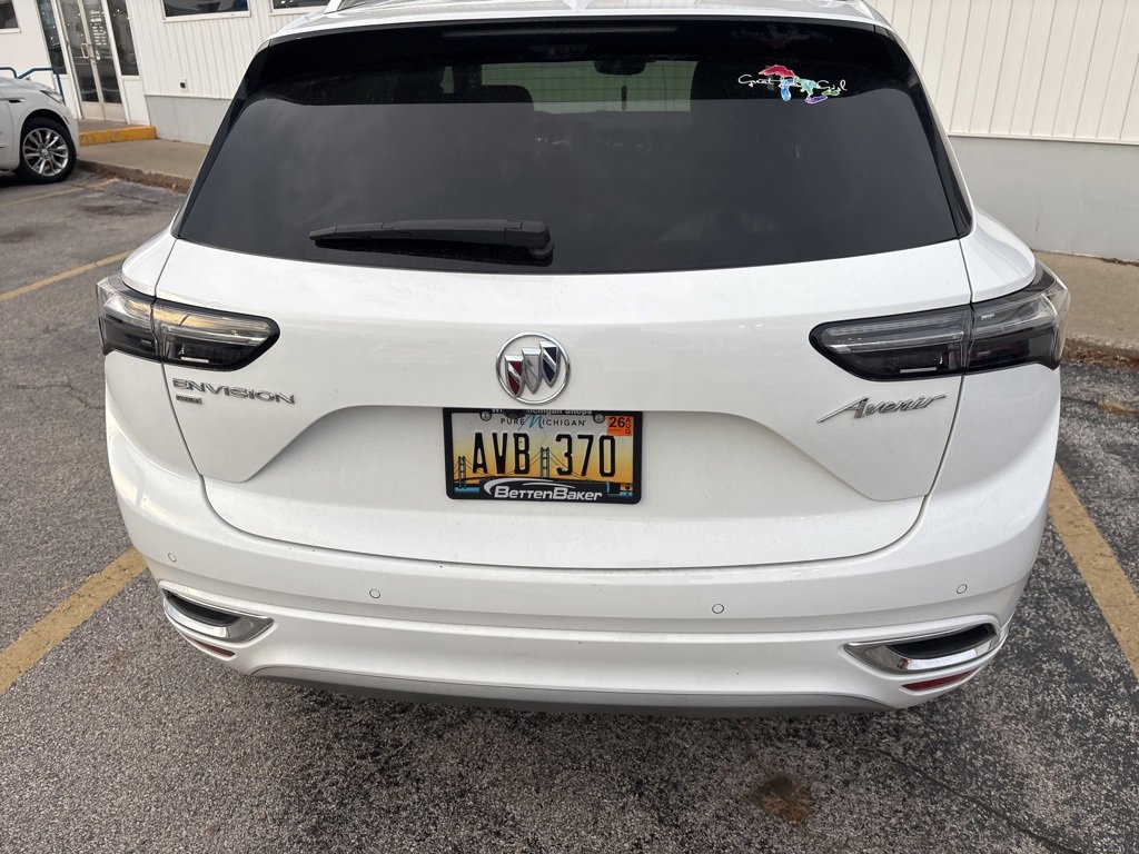 Used 2022 Buick Envision Avenir w/ Technology Package II image 5