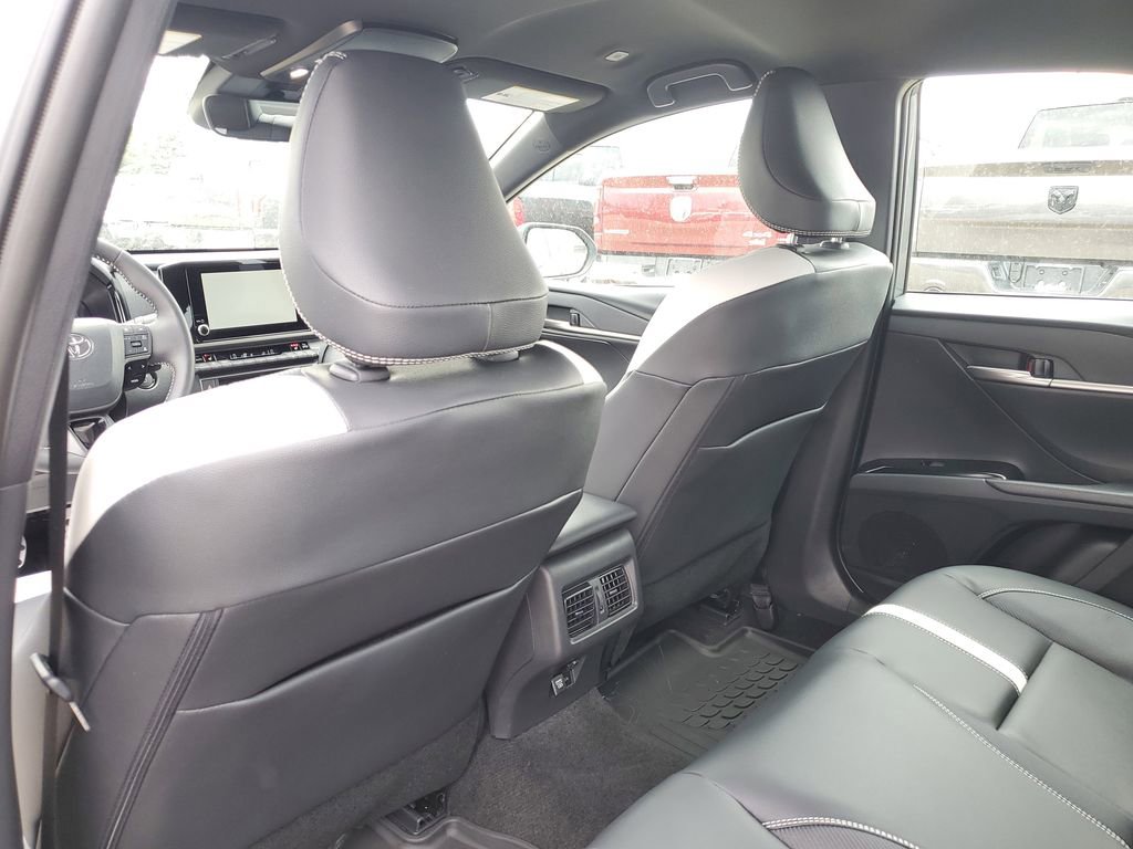 Used 2026 Toyota Camry SE w/ Convenience Package FWD image 29