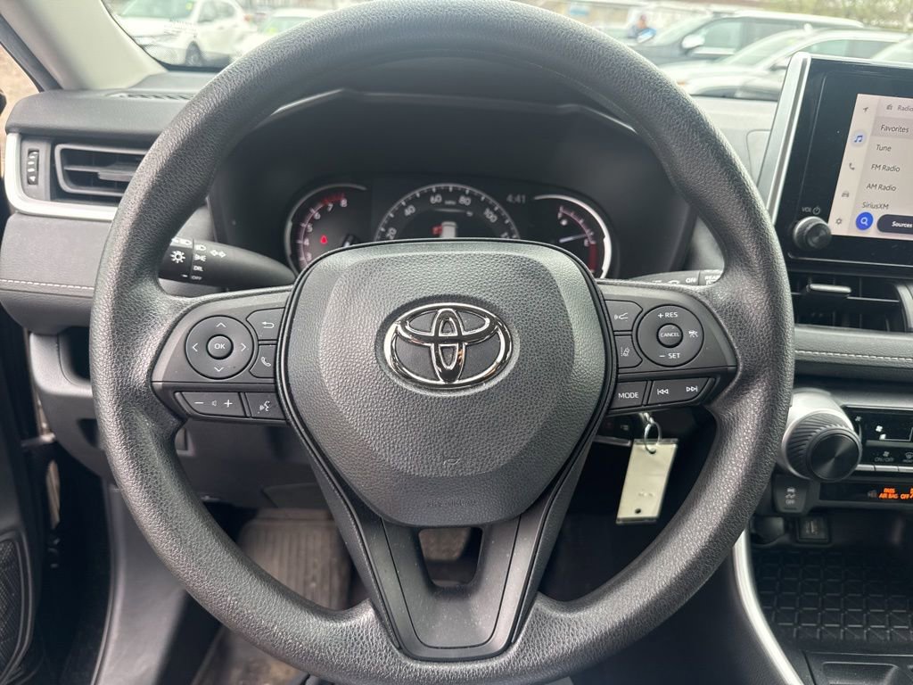 Used 2023 Toyota RAV4 LE AWD/4WD image 8