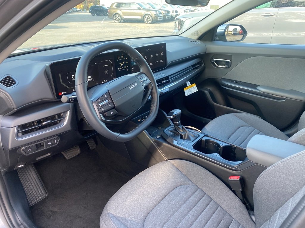 New 2025 Kia K4 EX image 9