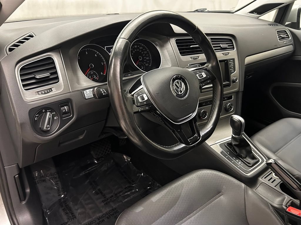 Used 2015 Volkswagen Golf TDI FWD image 11