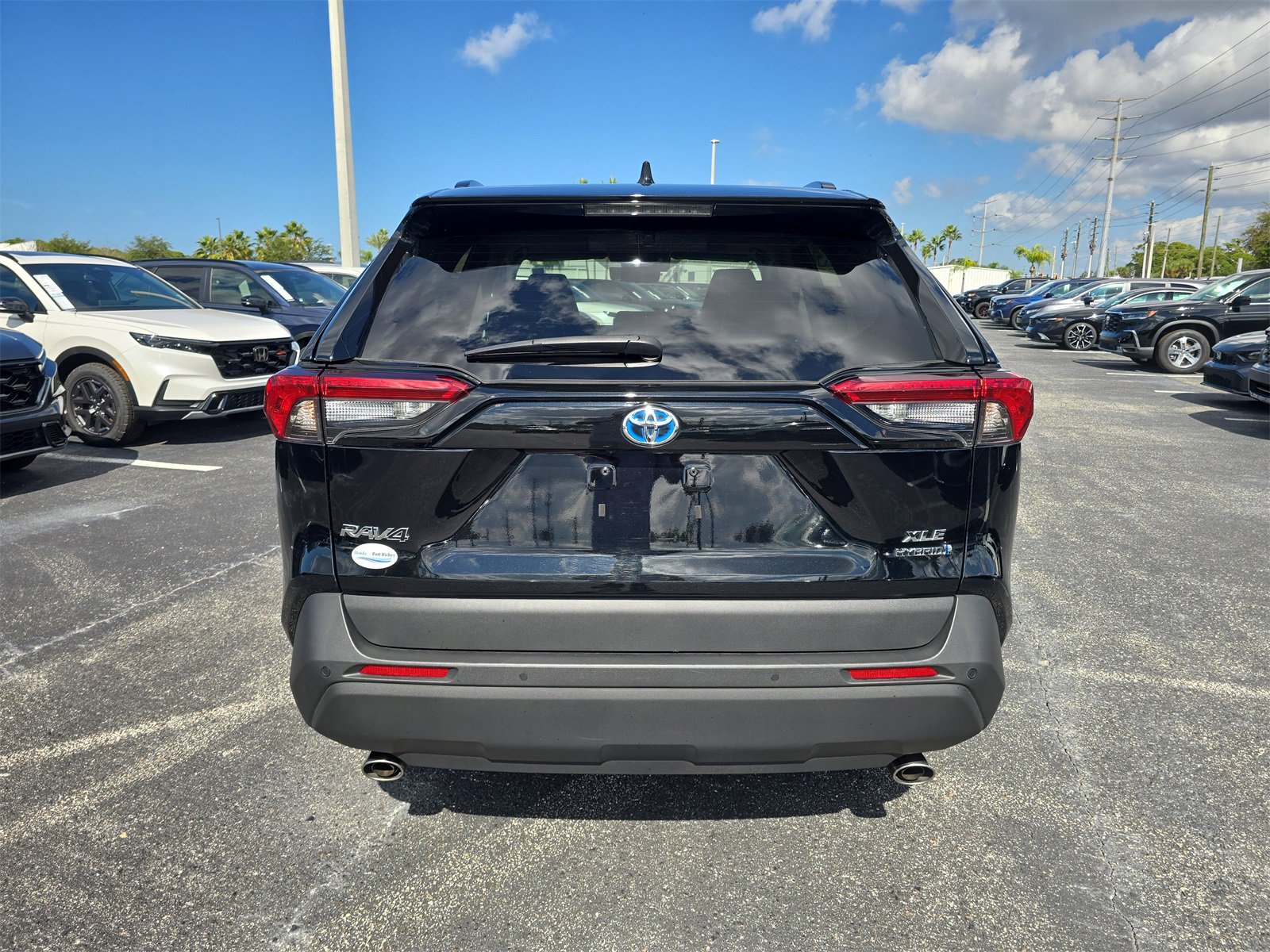 Used 2021 Toyota RAV4 XLE Premium image 5