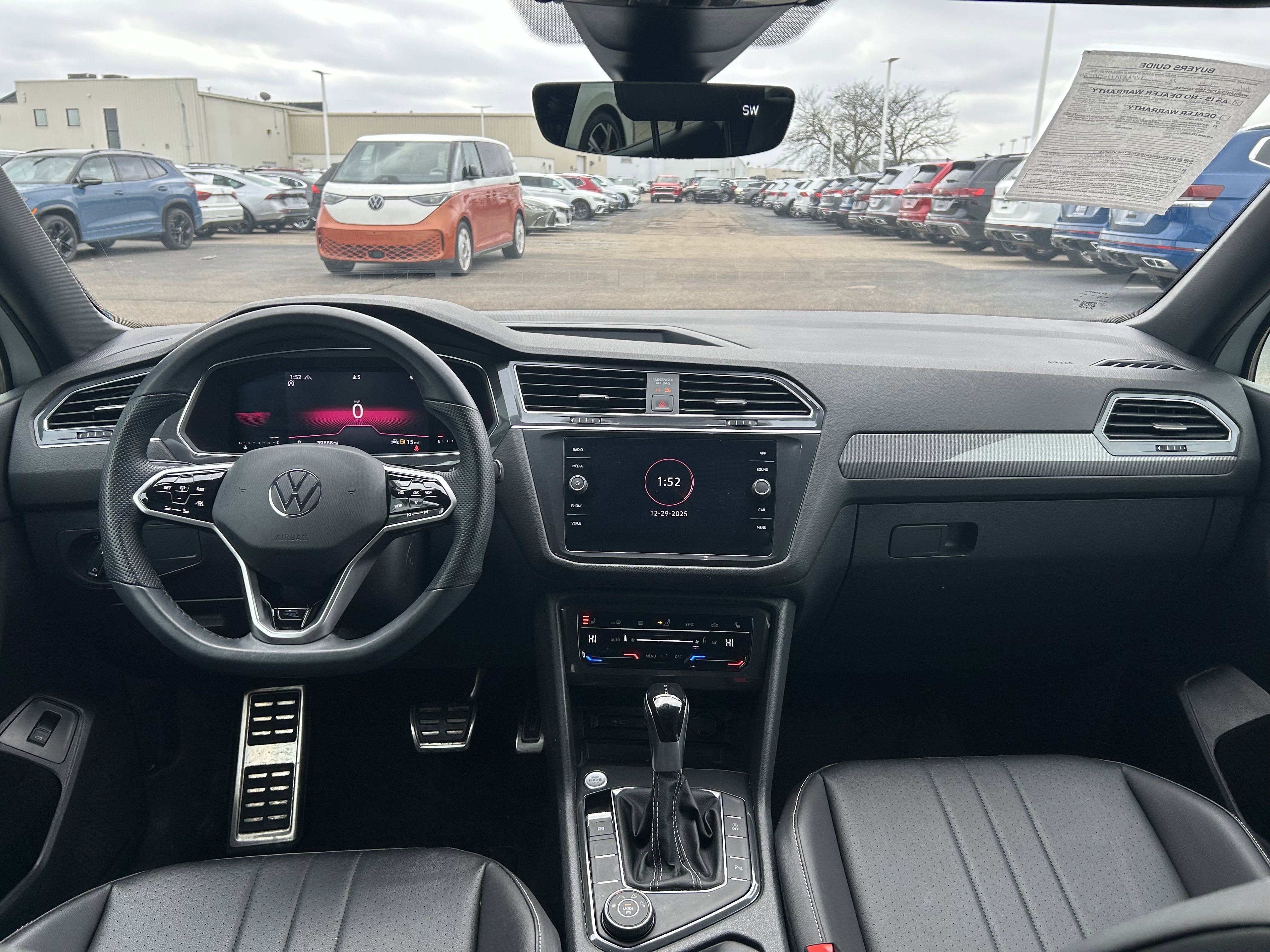 Certified 2022 Volkswagen Tiguan SE R-Line image 9