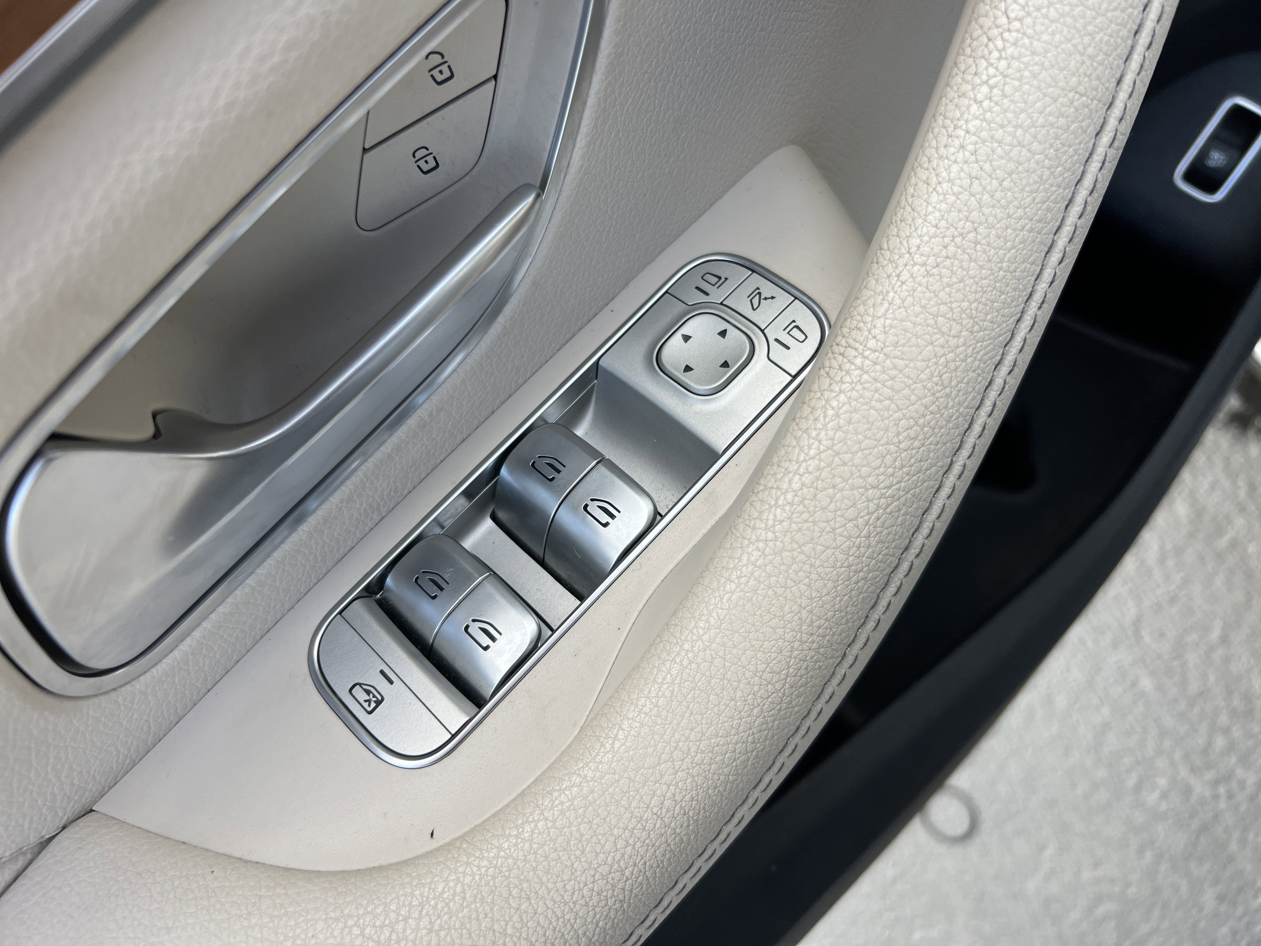 Certified 2023 Mercedes-Benz GLS 450 450 w/ AMG Line Exterior image 15