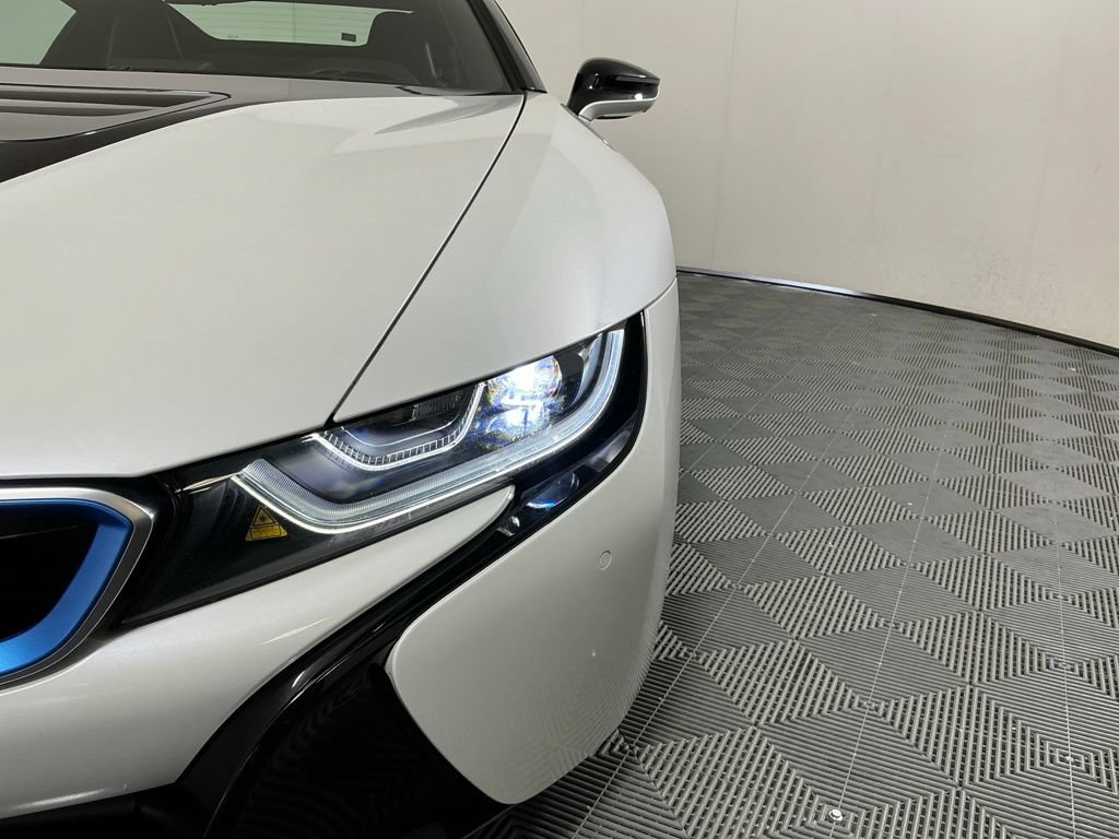 Used 2019 BMW i8 Roadster AWD/4WD image 8