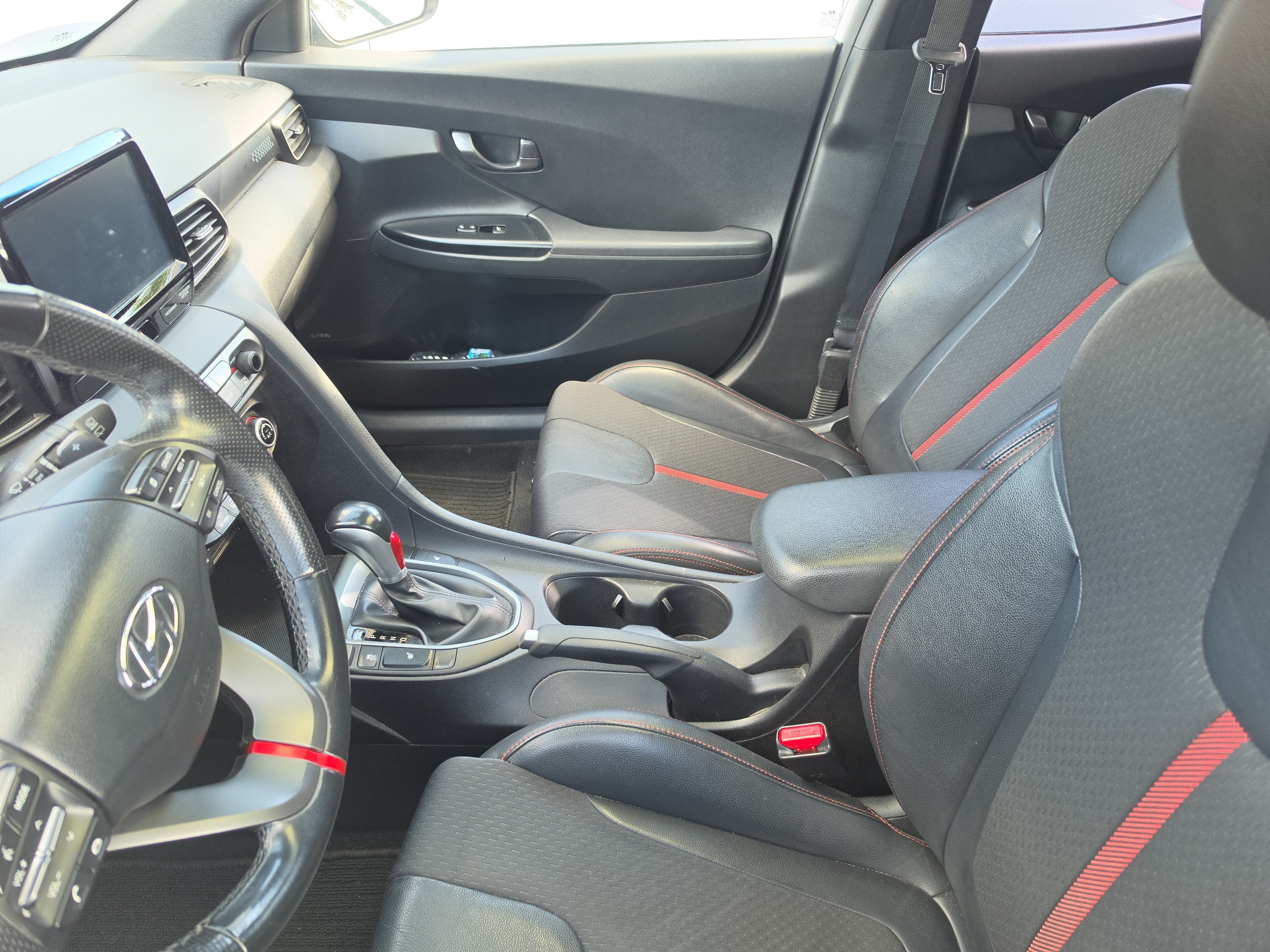 Used 2019 Hyundai Veloster Turbo FWD image 10