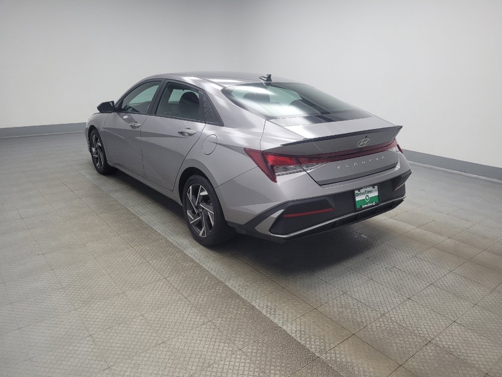 Used 2025 Hyundai Elantra Sport FWD image 3