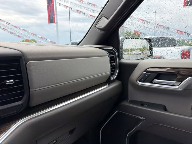 Used 2025 Chevrolet Silverado 1500 LT AWD/4WD image 25