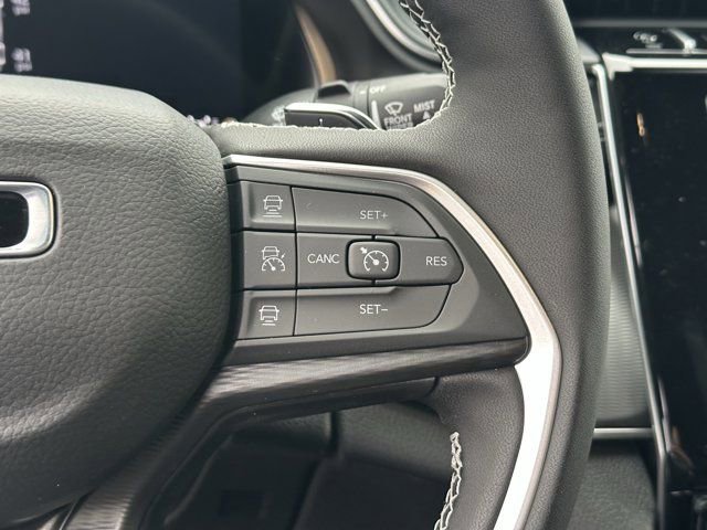 New 2025 Jeep Grand Cherokee L Altitude image 23