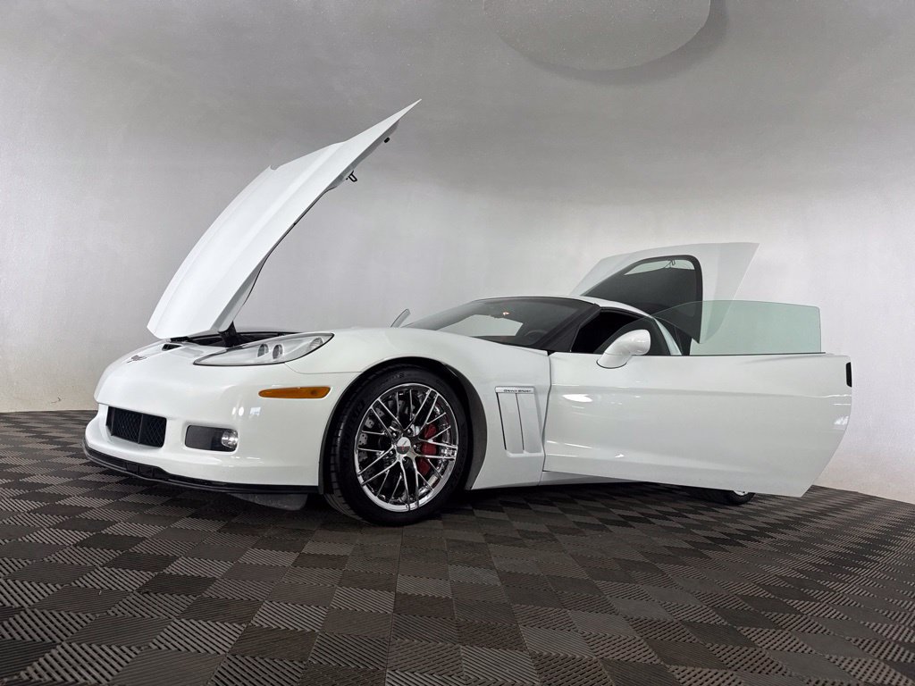 Used 2012 Chevrolet Corvette Grand Sport w/ 3LT Preferred Equipment Group RWD image 17