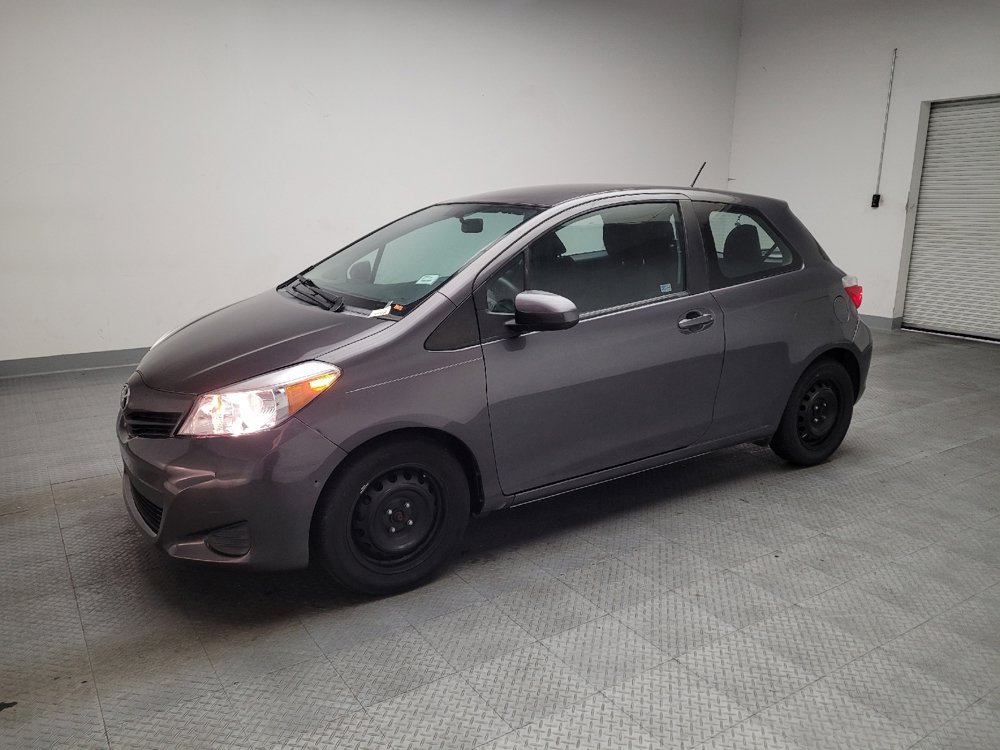 Used 2014 Toyota Yaris L FWD image 2