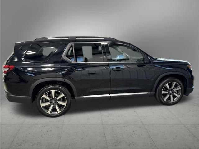 Certified 2024 Honda Pilot Touring image 7