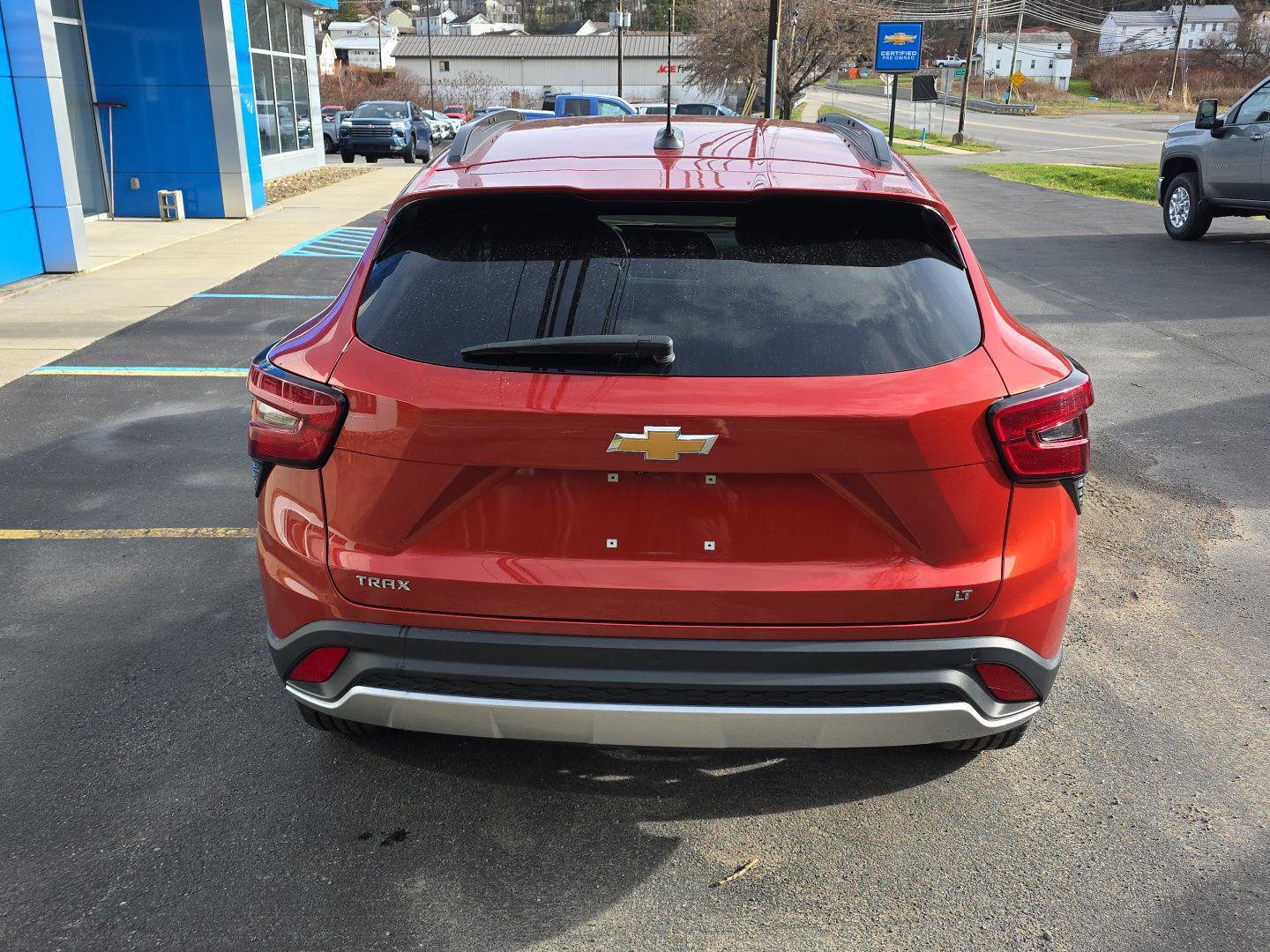 Used 2024 Chevrolet Trax LT w/ Driver Confidence Package image 8