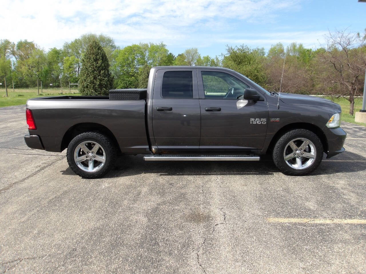 Used 2017 RAM 1500 Express w/ Express Value Package AWD/4WD image 2
