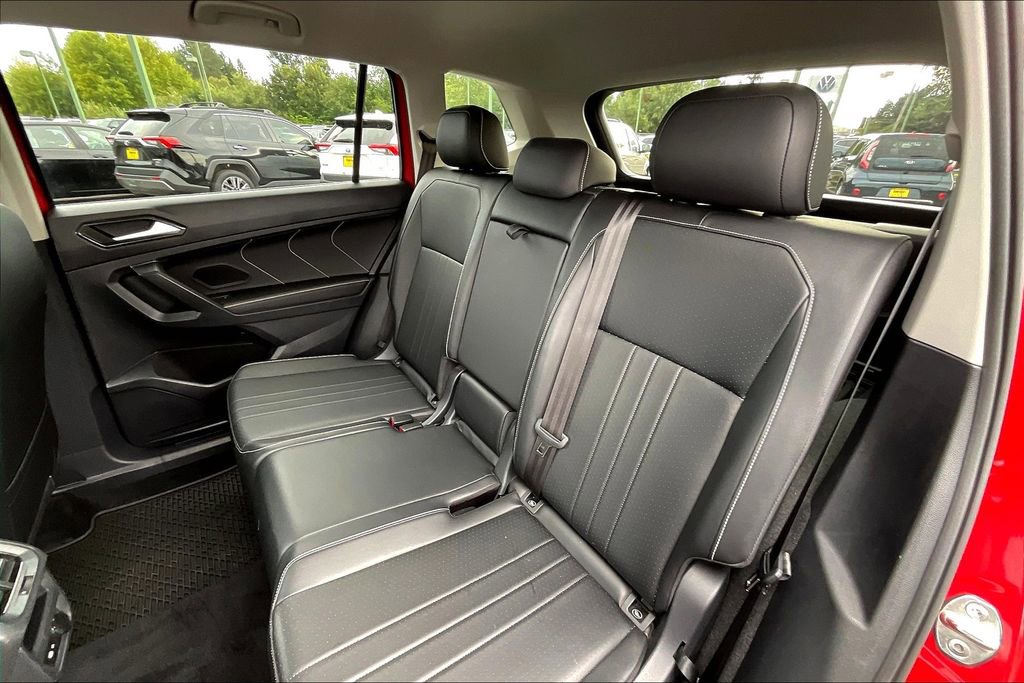 Used 2022 Volkswagen Tiguan SE image 55