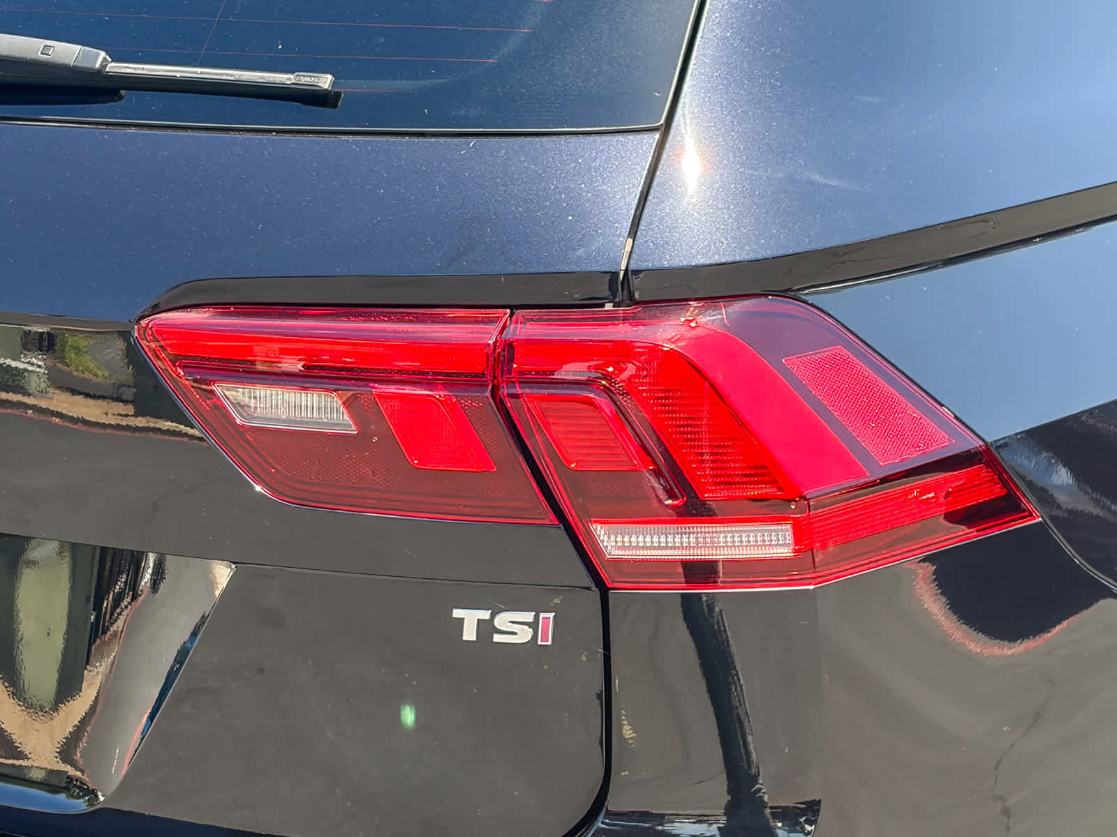 Used 2018 Volkswagen Tiguan S FWD image 8