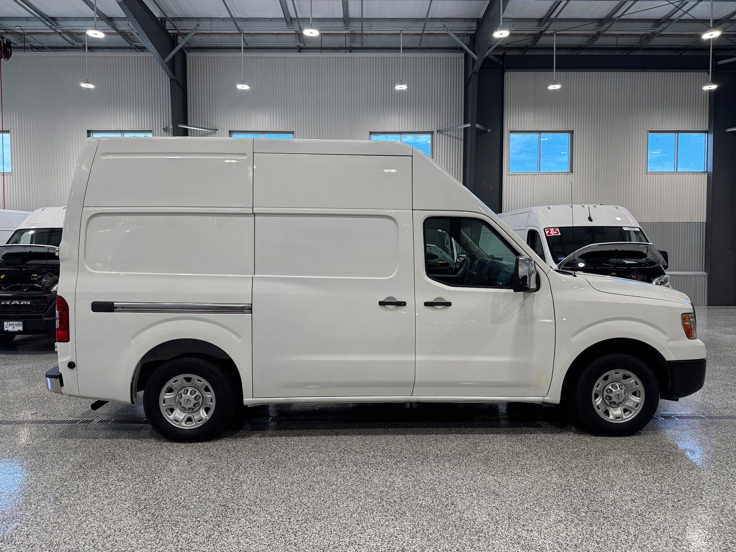 Used 2019 Nissan NV 2500 SV RWD image 5