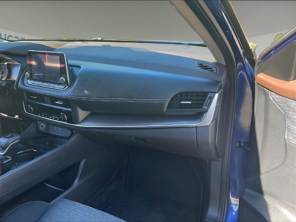 Used 2023 Nissan Rogue SV AWD/4WD image 13