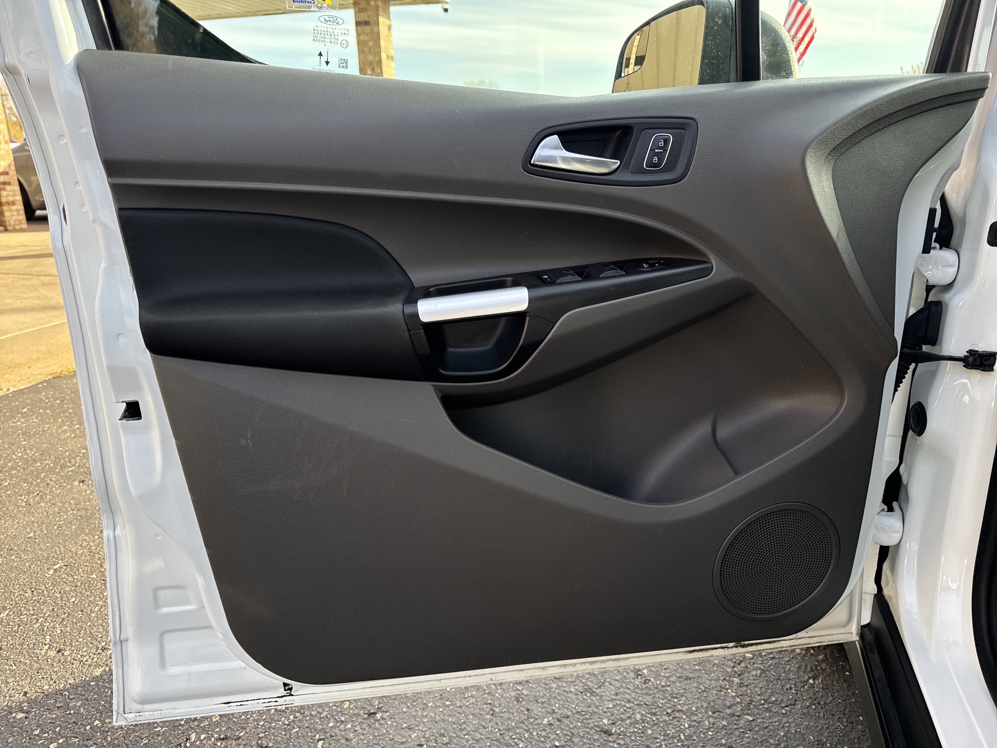 Used 2022 Ford Transit Connect XLT image 13