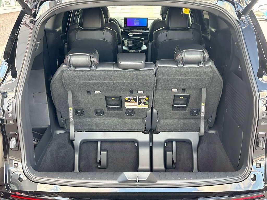 New 2026 Toyota Sienna XSE FWD image 27