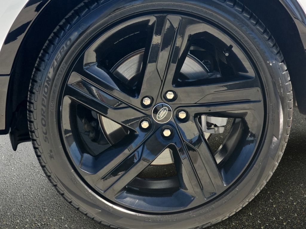 Certified 2023 Land Rover Discovery HSE R-Dynamic image 36