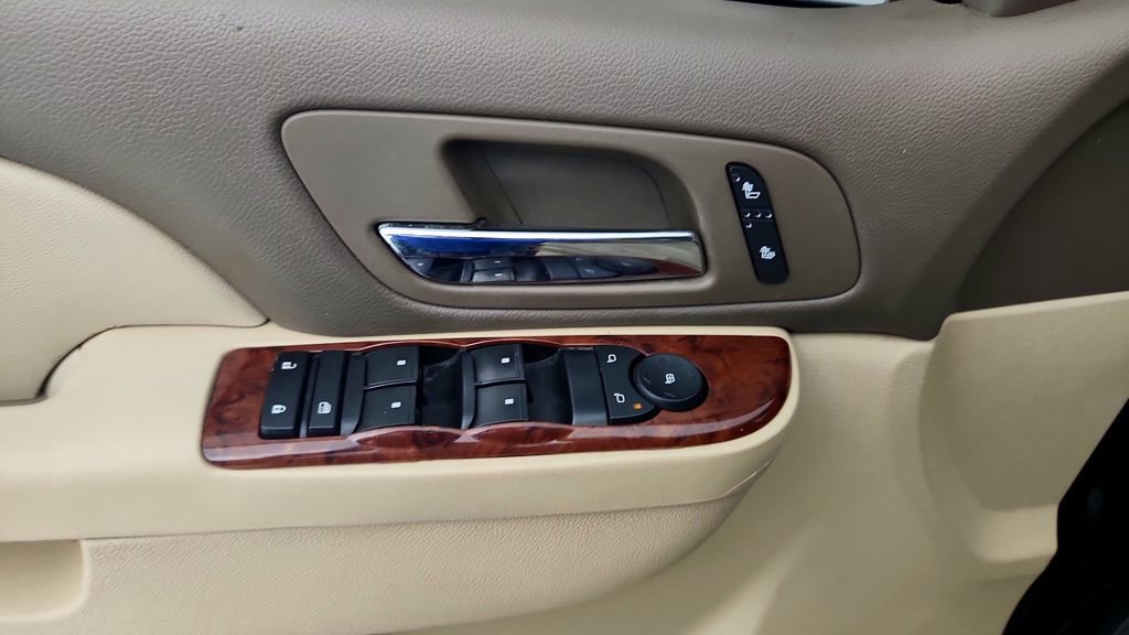 Used 2013 Chevrolet Tahoe LT RWD image 20