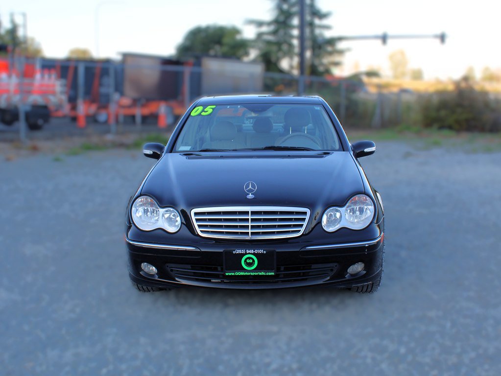 Used 2005 Mercedes-Benz C 320 Sedan image 2