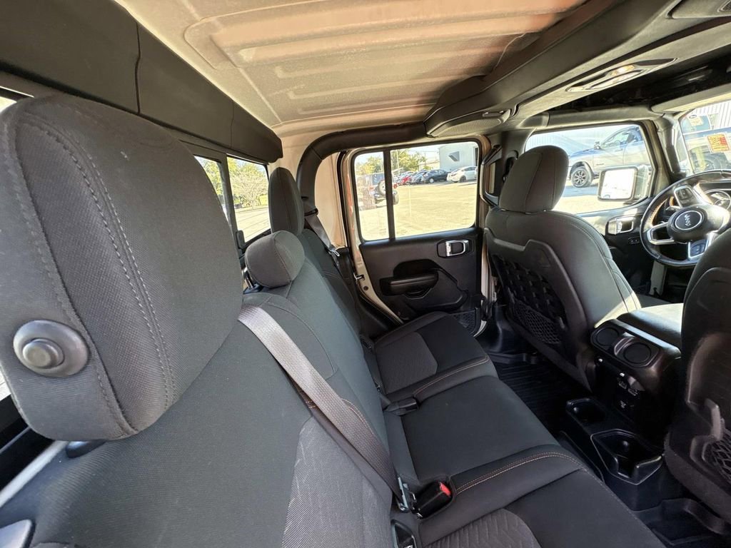Used 2020 Jeep Gladiator Mojave w/ Dual Top Group AWD/4WD image 12