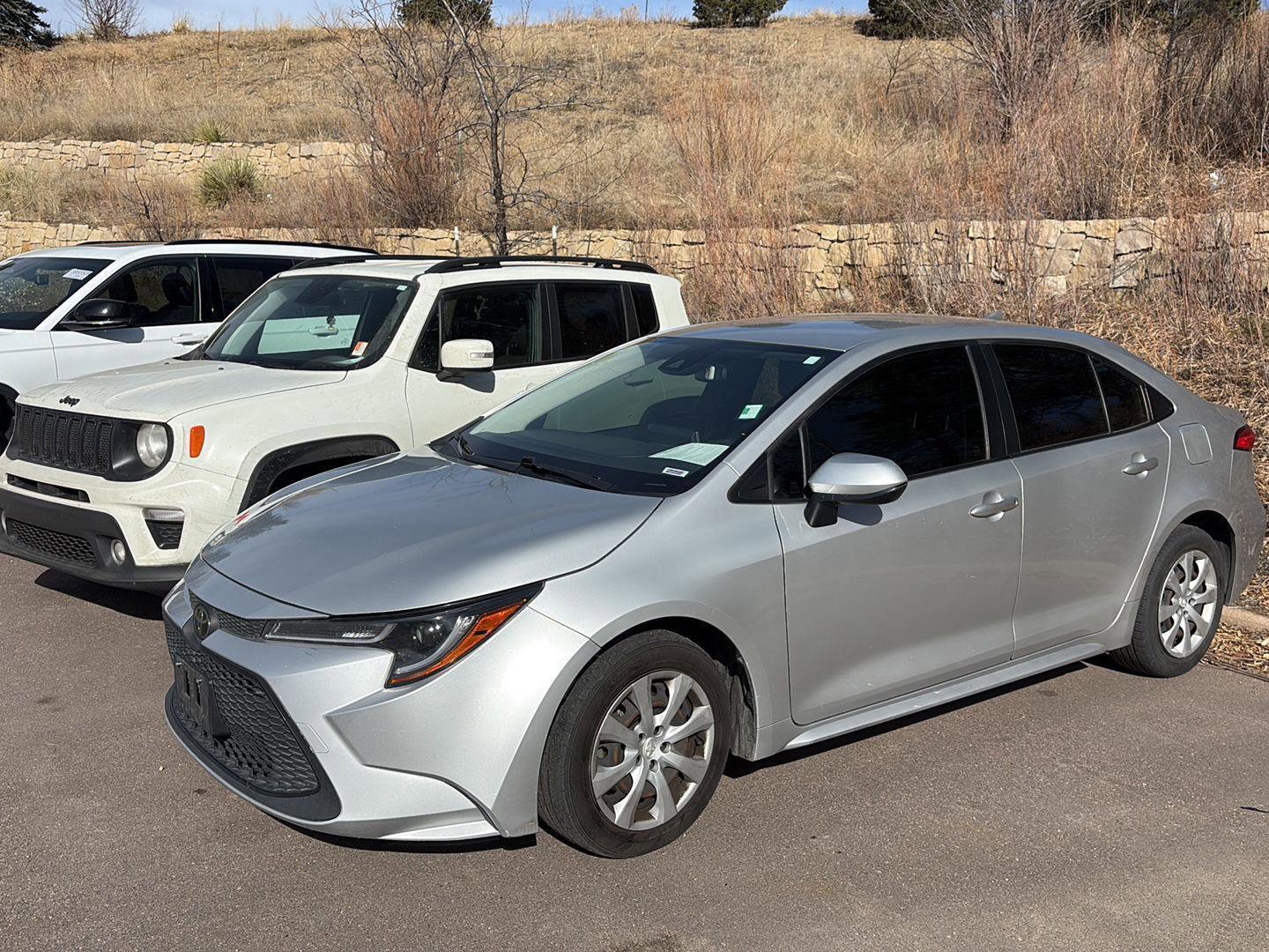 Used 2020 Toyota Corolla LE image 2