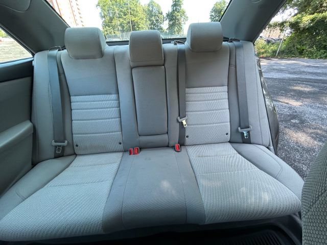 Used 2016 Toyota Camry LE FWD image 27