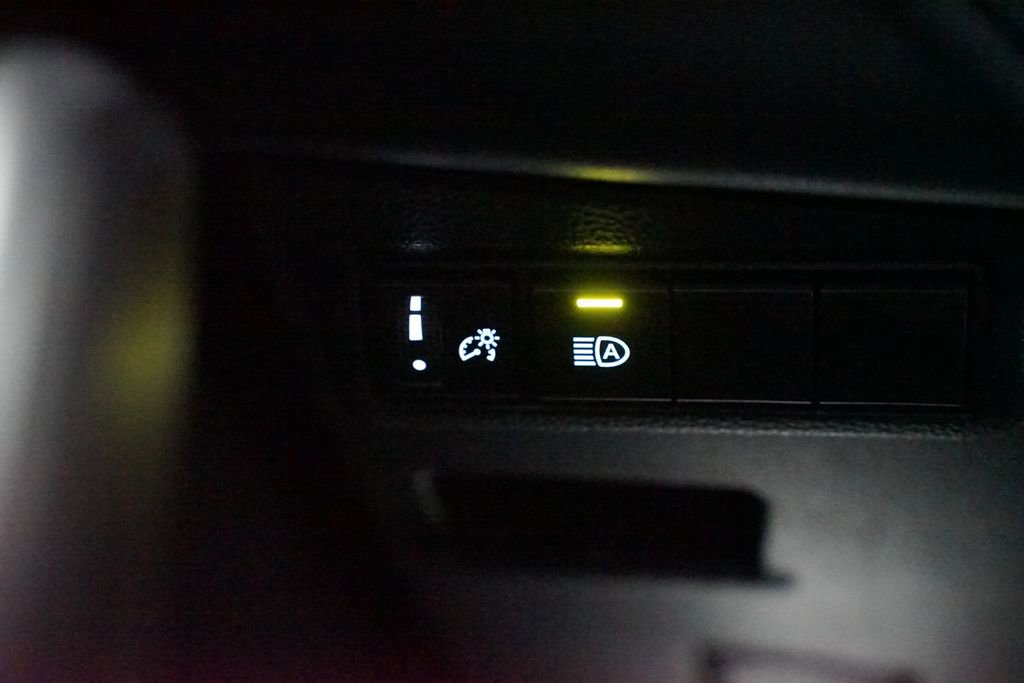 Used 2024 Toyota Corolla Cross XLE image 23