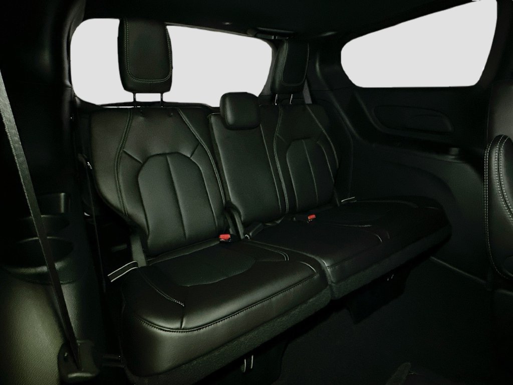 New 2026 Chrysler Pacifica Select FWD image 30