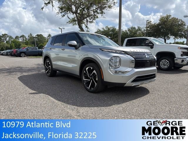 Used 2024 Mitsubishi Outlander SE FWD image 1