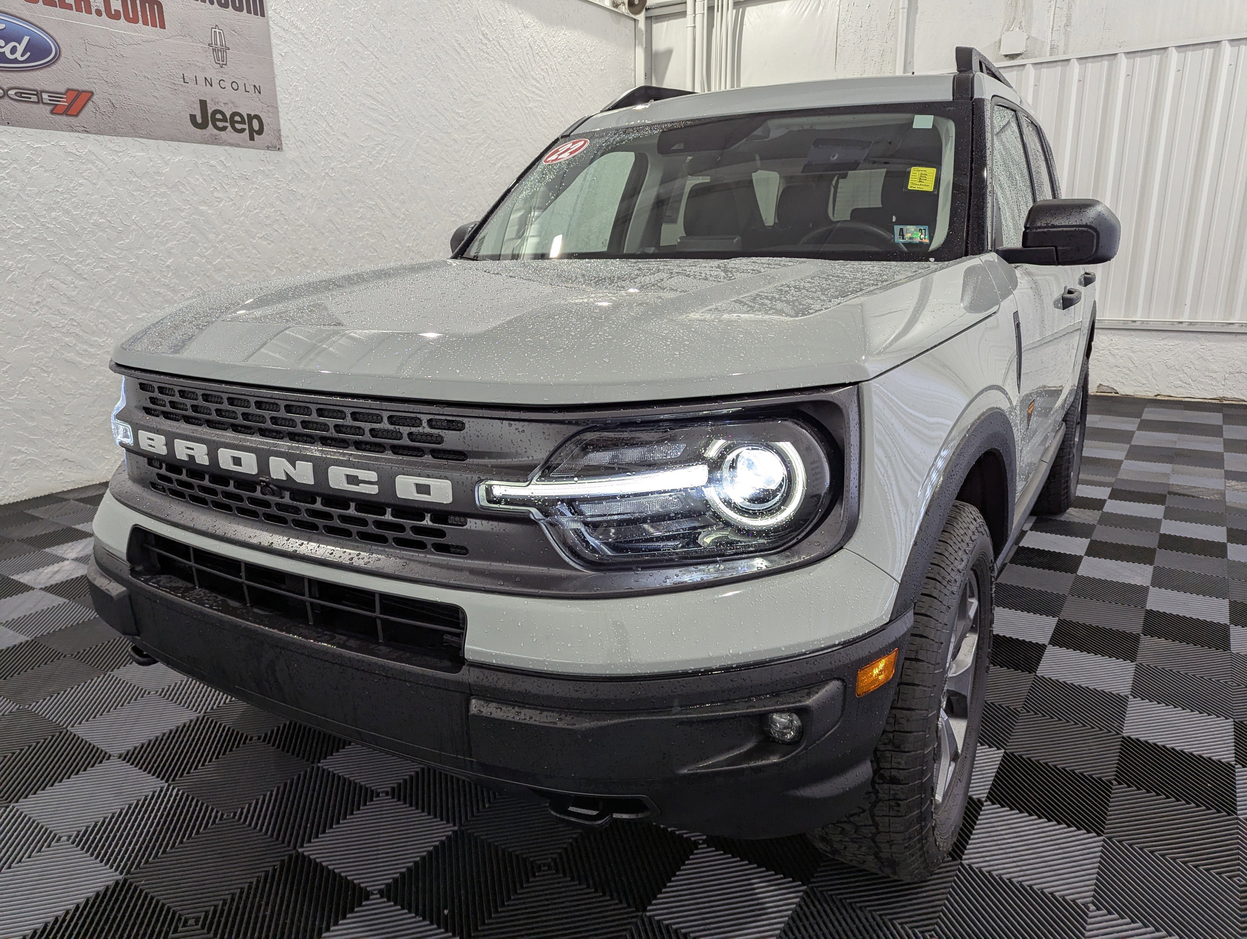 Used 2023 Ford Bronco Sport Badlands AWD/4WD image 3