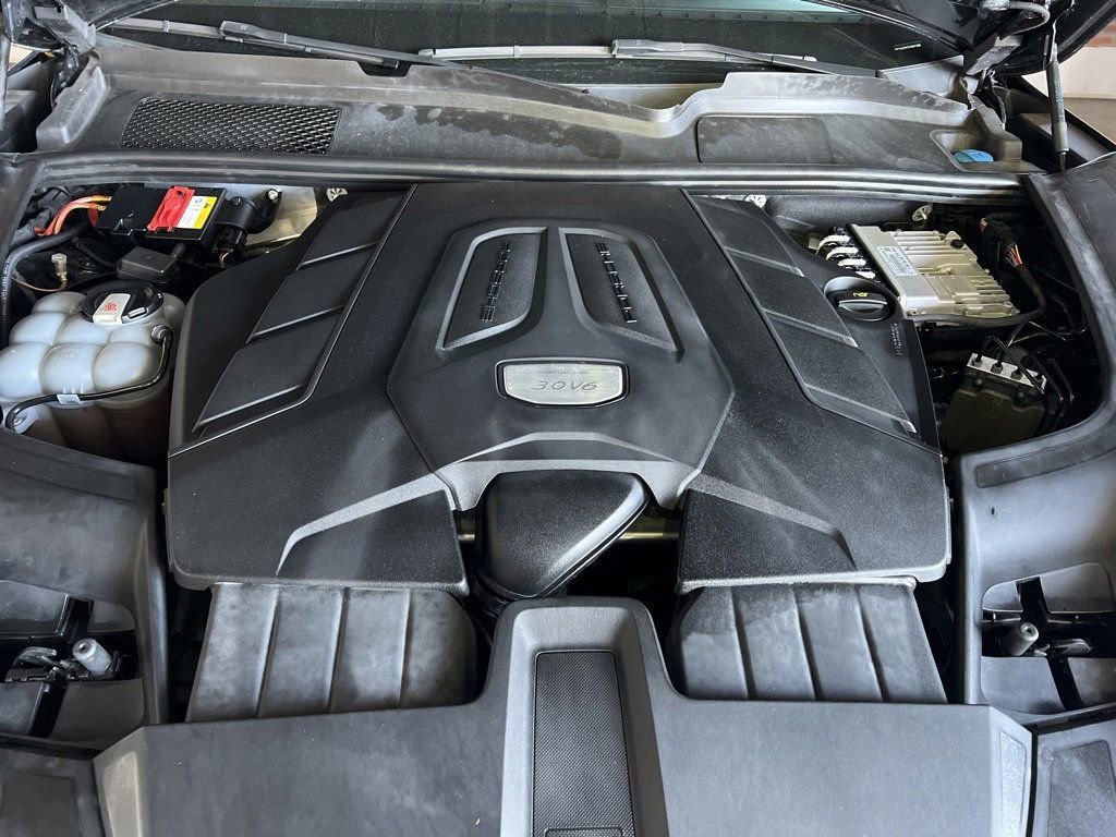 Used 2020 Porsche Cayenne image 38